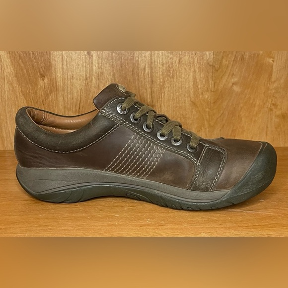 Keen Brown Lace Up Boots with Durable Leather - Picture 5 of 7